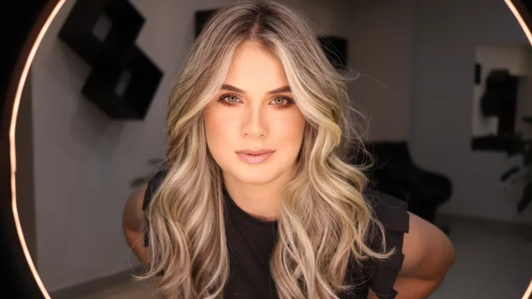 Luzes no cabelo: tudo que você precisa saber antes e depois de clarear os fios