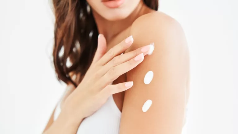 3 cremes da Natura que são verdadeiros achadinhos para hidratar e perfumar a pele