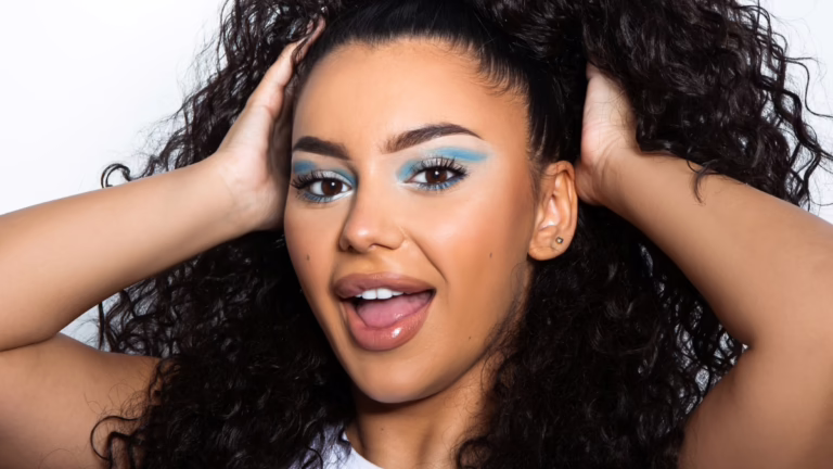 sombra azul maquiagem