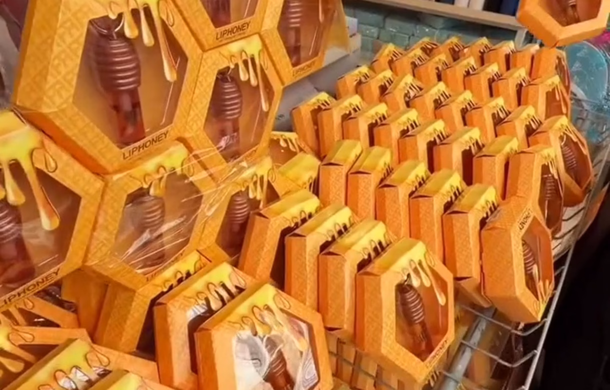 Alerta: Franciny Ehlke mostra perigo de makes falsas na 25 de Março