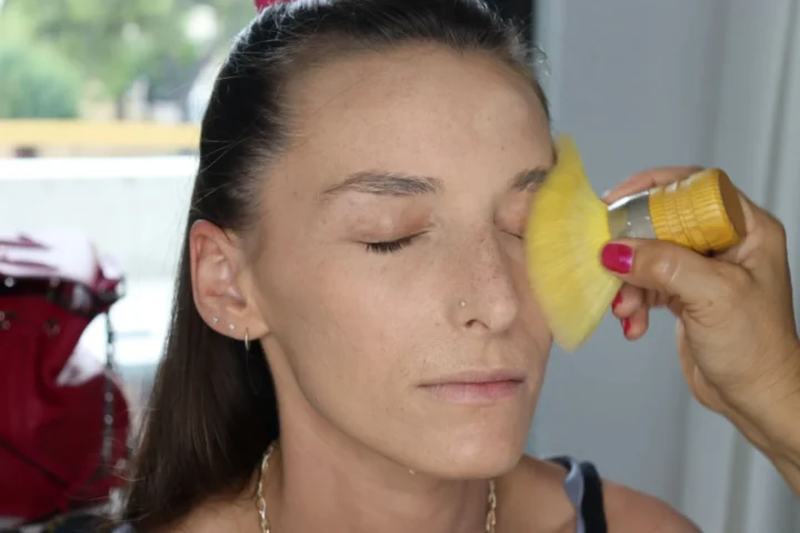 Como adotar maquiagem minimalista sem perder naturalidade e sem aspecto artificial no dia a dia