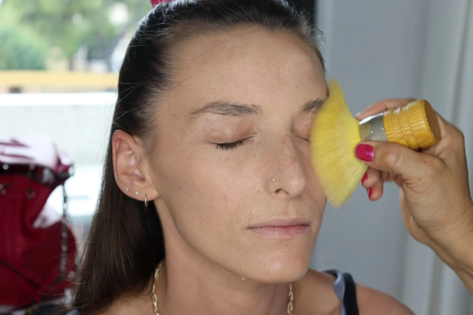 Como adotar maquiagem minimalista sem perder naturalidade e sem aspecto artificial no dia a dia