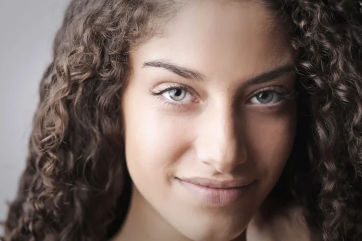 Como escolher a máscara facial de argila ideal sem complicar a rotina de beleza diária