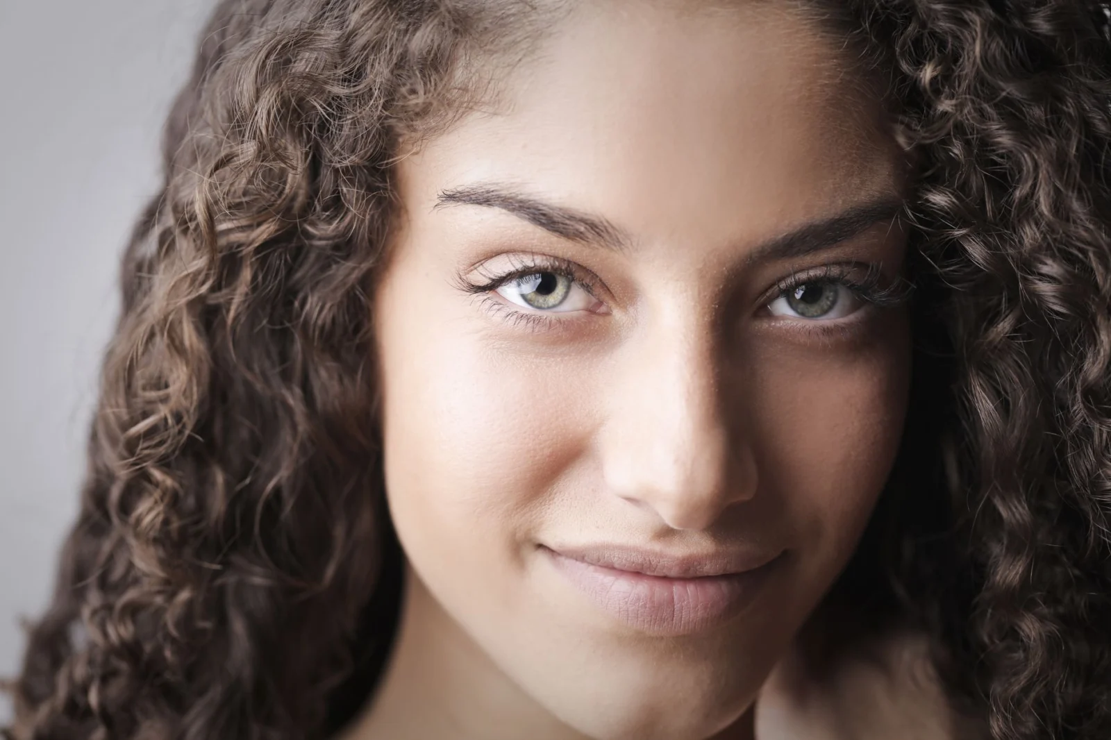 Como escolher a máscara facial de argila ideal sem complicar a rotina de beleza diária