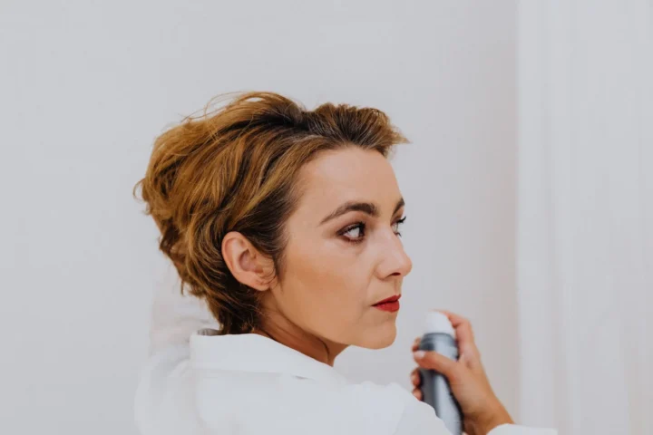 Como escolher a pomada modeladora certa para o seu cabelo sem complicar a rotina