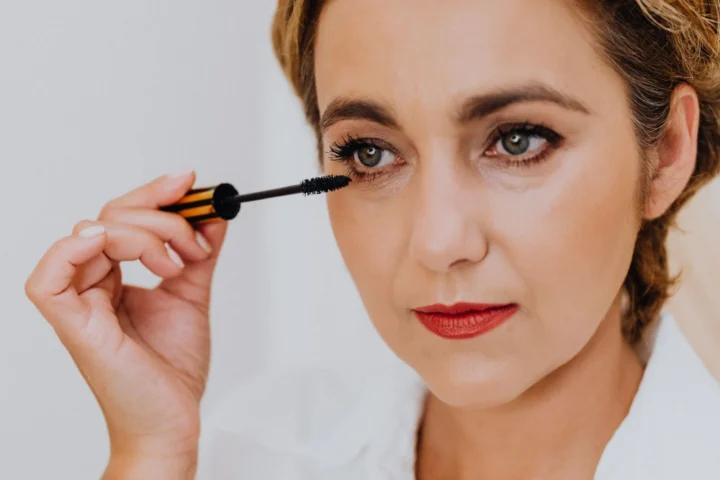 Como escolher cílios postiços que facilitam sua rotina de beleza sem perder naturalidade
