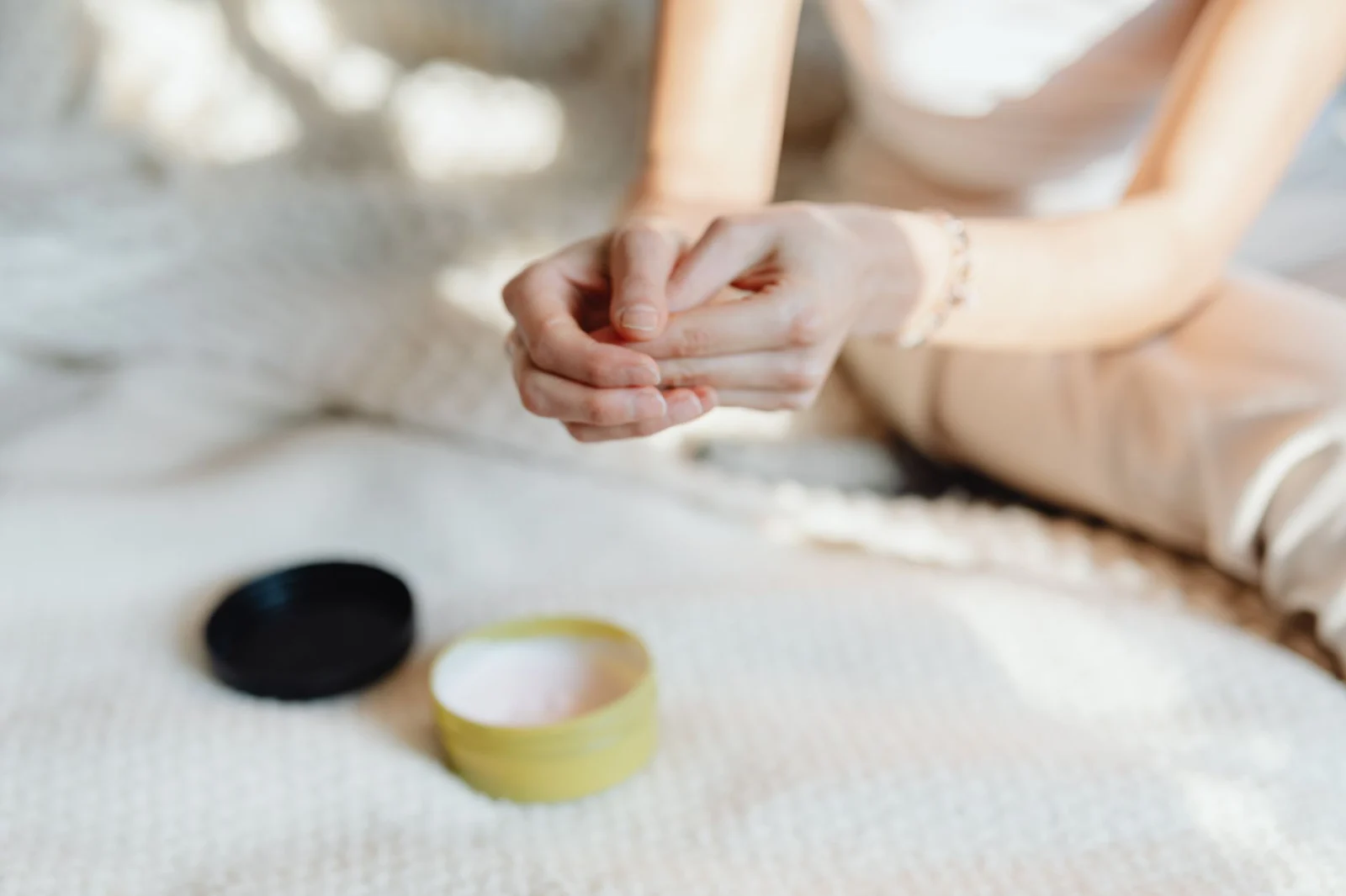 Como escolher o gel de limpeza facial ideal sem complicar sua rotina diária de beleza