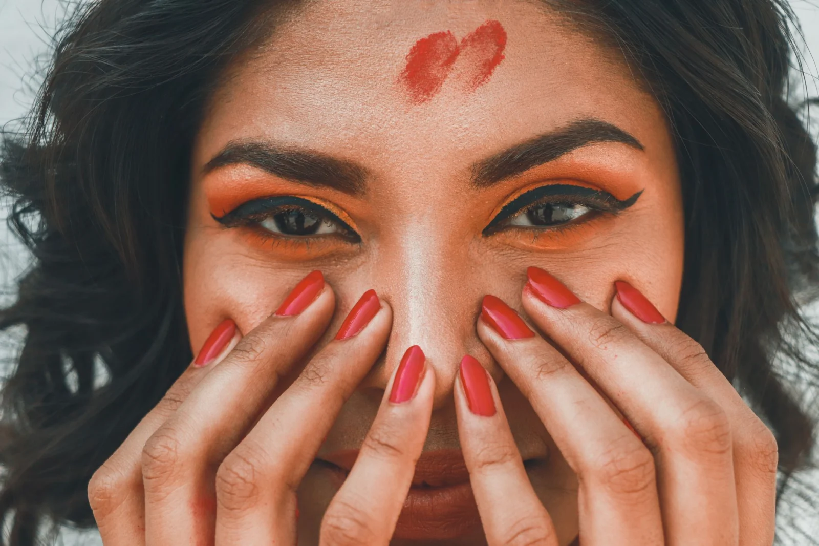 Como escolher o spray secante ideal para esmalte sem complicar sua rotina de beleza