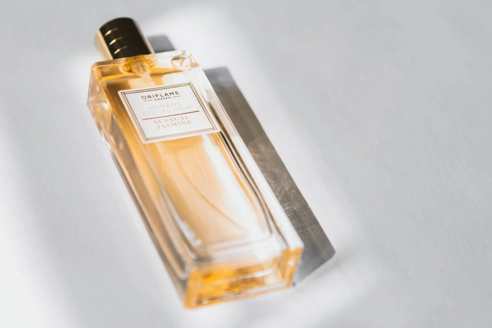Como escolher perfume em miniatura sem complicar a rotina de beleza e aproveitar praticidade