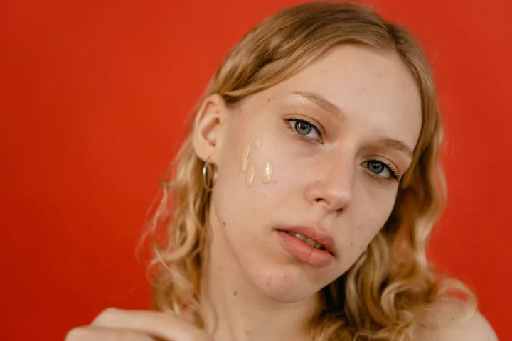 Como escolher primer facial sem complicar a rotina de beleza diária e obter pele alinhada