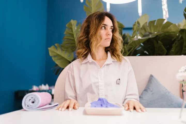 Escolhendo o removedor de esmalte ideal para simplificar sua rotina de beleza diária