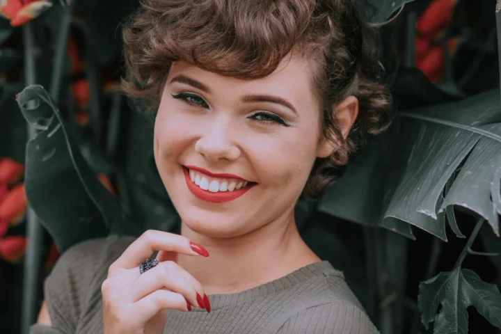 Por que o acabamento cremoso do esmalte não age da mesma forma em todas as unhas
